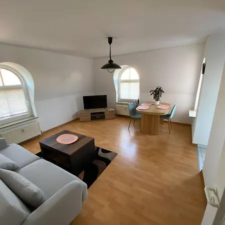 Schoene 2-raumwohnung In *