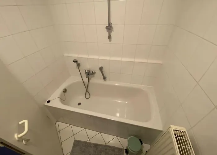 Schoene 2-raumwohnung In *